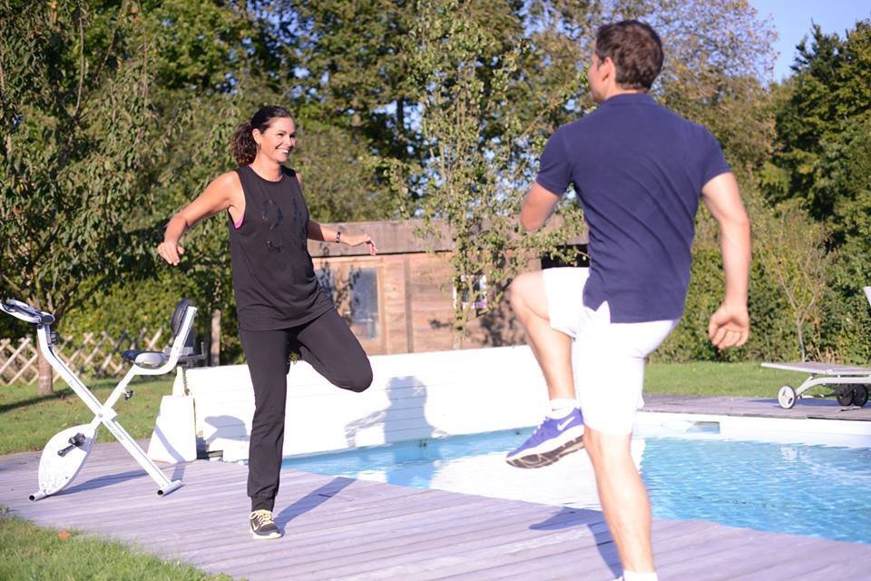 Séance de sport intensive pour un objectif de remise en forme avec un coach sportif