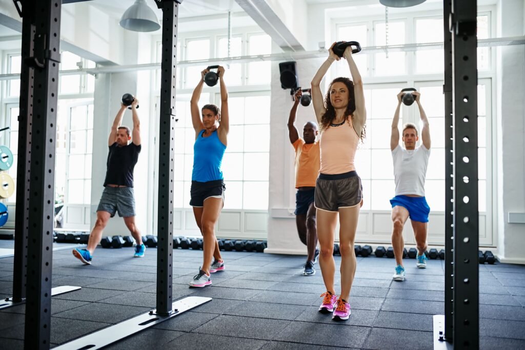 Séance de musculation en entreprise avec un coach sportif